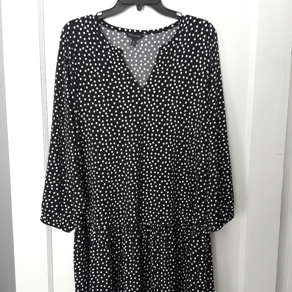 Banana Republic Dresses & Skirts - NWOT Banana Republic Flounce-Hem Shift Dress